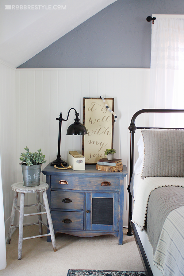Denim-look stained sideboard by Robb Restyle - DIY Furniture Makeovers
